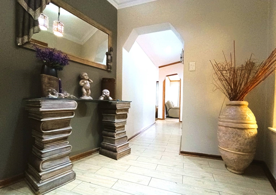 4 Bedroom Property for Sale in Langenhovenpark Free State